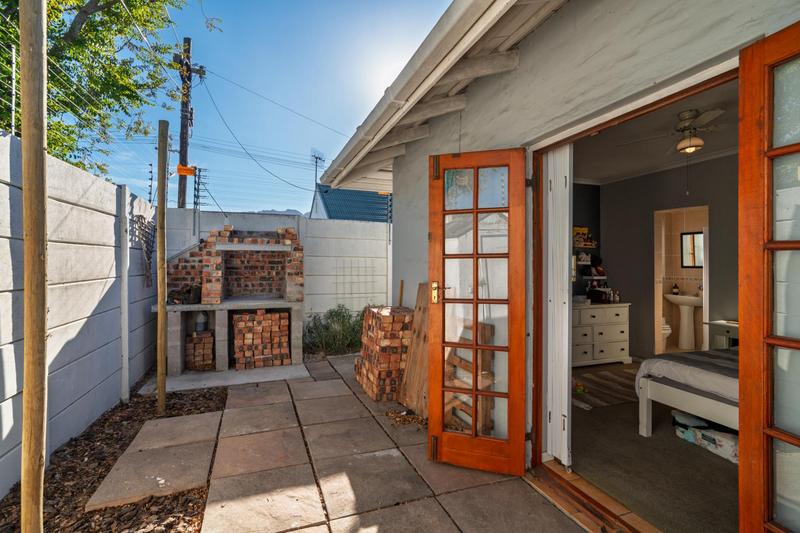 2 Bedroom Property for Sale in Harfield Village Western Cape